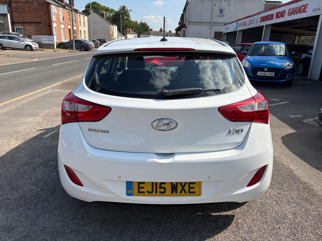 Hyundai I30 1.4 Blue Drive Se Nav Hatchback #2
