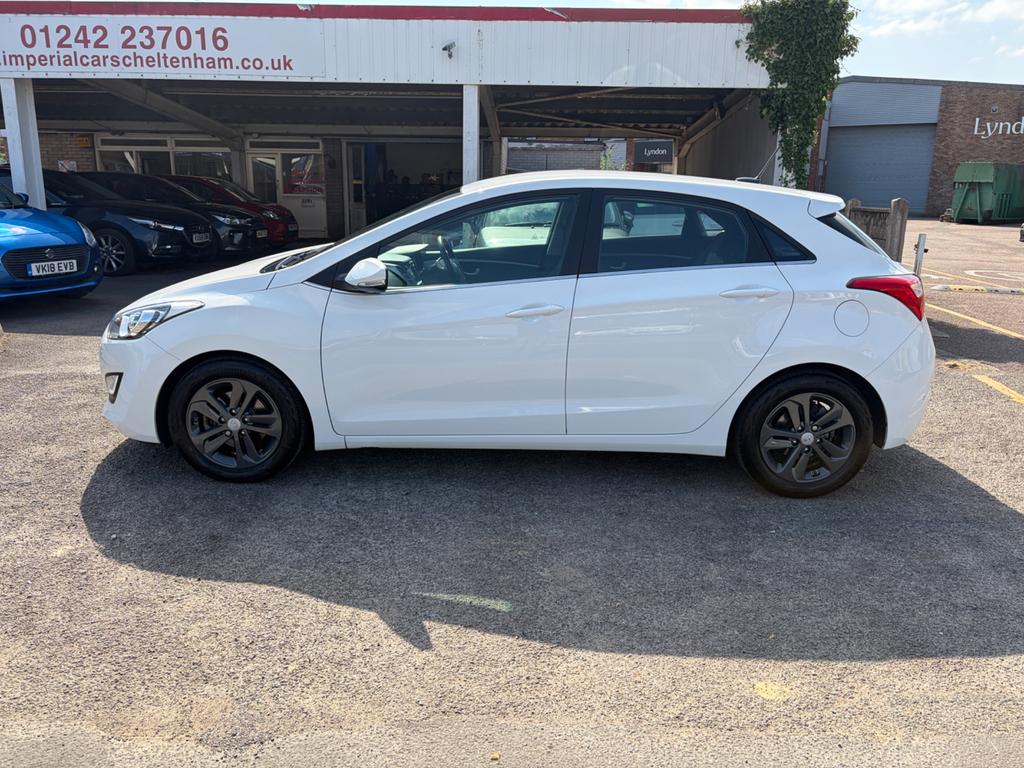 Hyundai I30 1.4 Blue Drive Se Nav Hatchback #5
