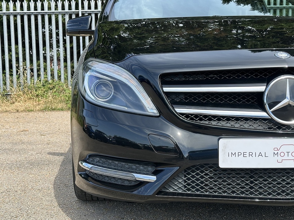 Mercedes-Benz B Class B200 Blueefficiency Sport BG13OHJ Black #4