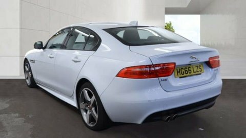 Jaguar XE 2.0 Xe R-sport White #4