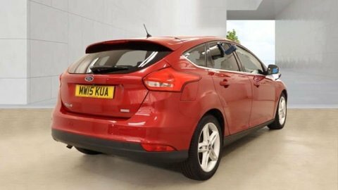 Ford Focus 1.0 Focus Titanium Red #4