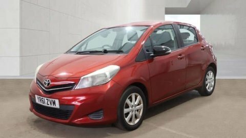 Toyota Yaris 1.3 Yaris Tr YR61ZVM Red #2