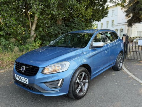 Volvo XC60 2.0 D4 R-design Blue