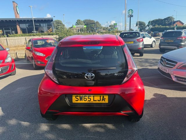 Toyota Aygo 1.0 Vvt-i X Hatchback Euro 5 Eur Red #5