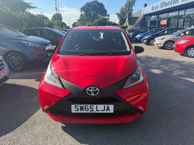 Toyota Aygo 1.0 Vvt-i X Hatchback Euro 5 Eur Red #2