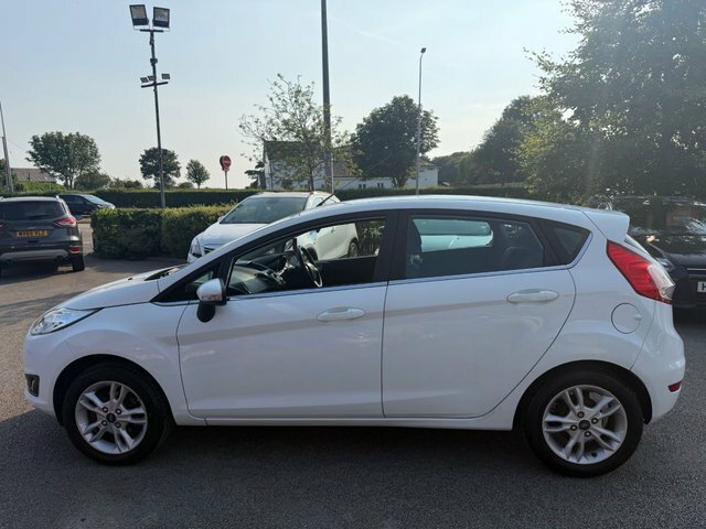 Ford Fiesta 1.25 Zetec Hatchback Euro 5 82 WJ64LVP White #4