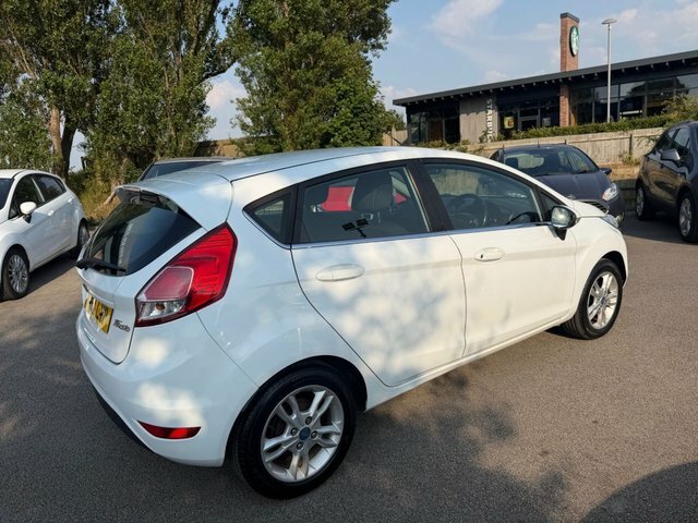 Ford Fiesta 1.25 Zetec Hatchback Euro 5 82 WJ64LVP White #6