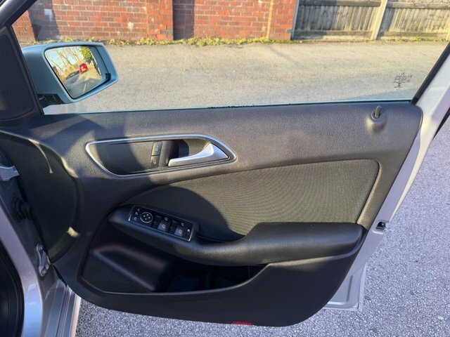 Mercedes-Benz B Class Sport Black #18