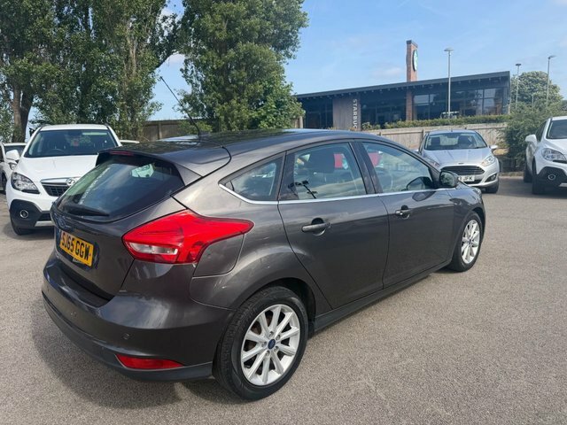 Ford Focus 1.5 Tdci Titanium Hatchback Euro SJ65GGW Grey #5