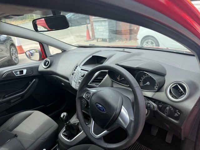 Ford Fiesta 1.25 Style Hatchback Euro 5 60 Red #2