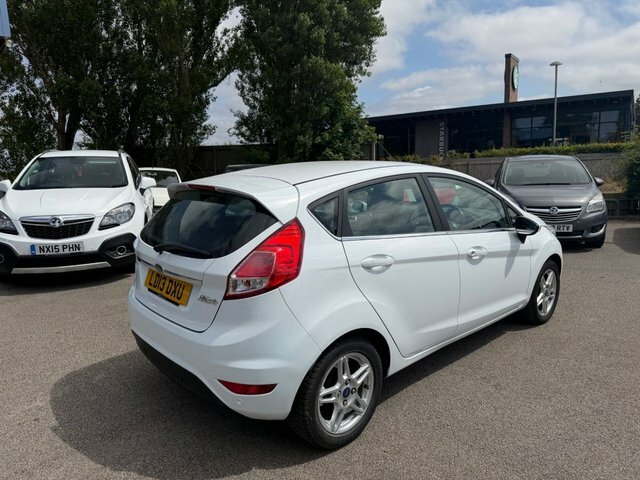 Ford Fiesta 1.25 Zetec Hatchback Euro 5 82 White #4