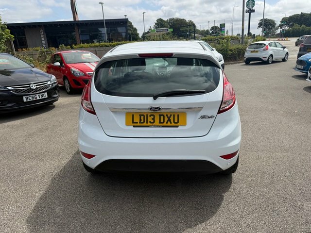 Ford Fiesta 1.25 Zetec Hatchback Euro 5 82 White #5