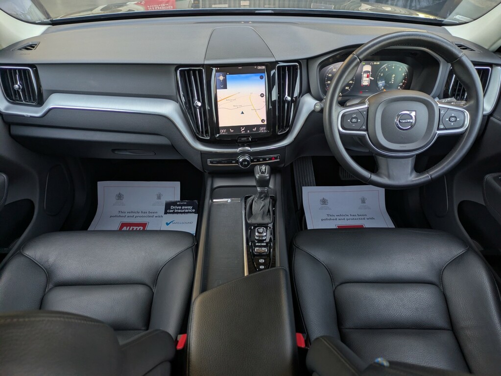 Volvo XC60 Momentum T5 Awd 2.0 2 Owners. Volvo History. YY18VZN Grey #3