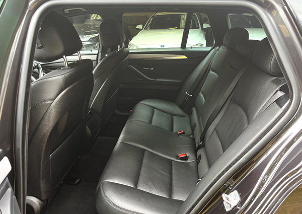 BMW 5 Series M Sport Black #10