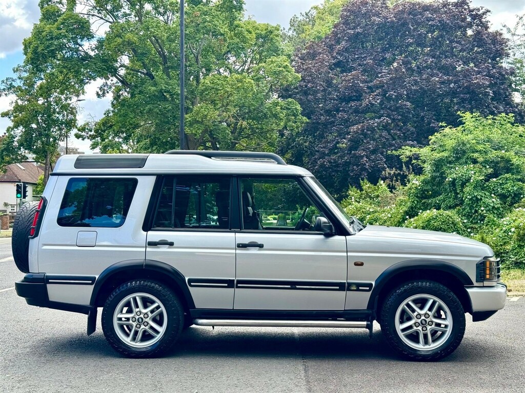 Land Rover Discovery 2.5 Td5 Es Premium Station Wagon Silver #2