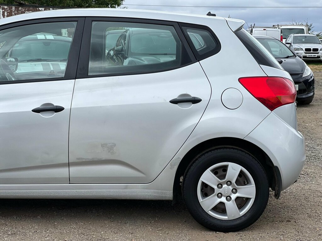 Kia Venga 1.4 2 Mpv Euro 5 89 Bhp Black #17