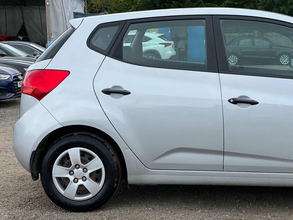 Kia Venga 1.4 2 Mpv Euro 5 89 Bhp Black #12