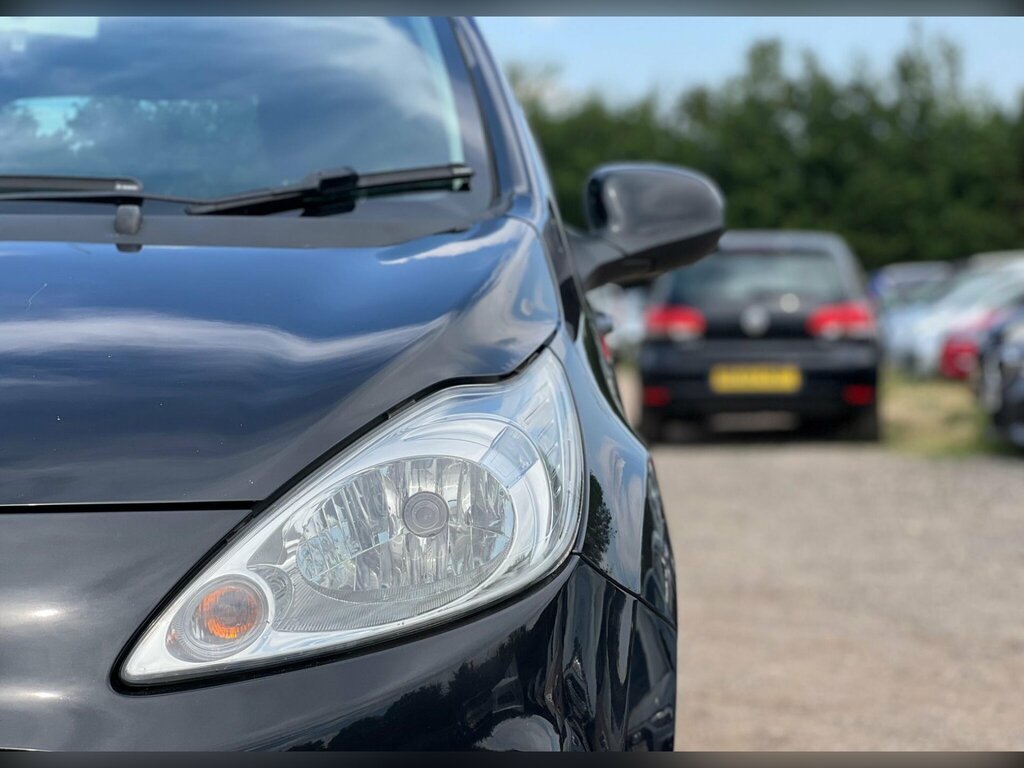 Ford KA Hatchback White #20