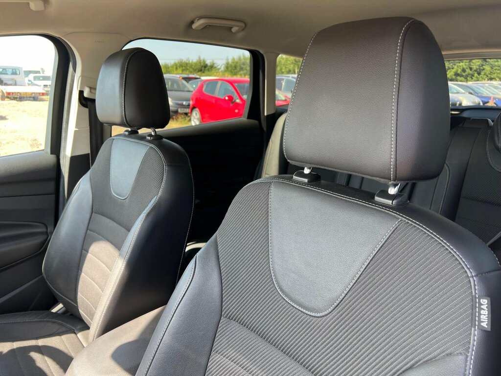 Ford Kuga Hatchback 2.0 White #38