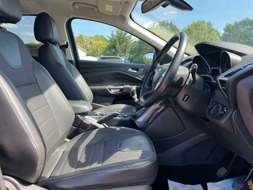Ford Kuga Hatchback 2.0 White #27