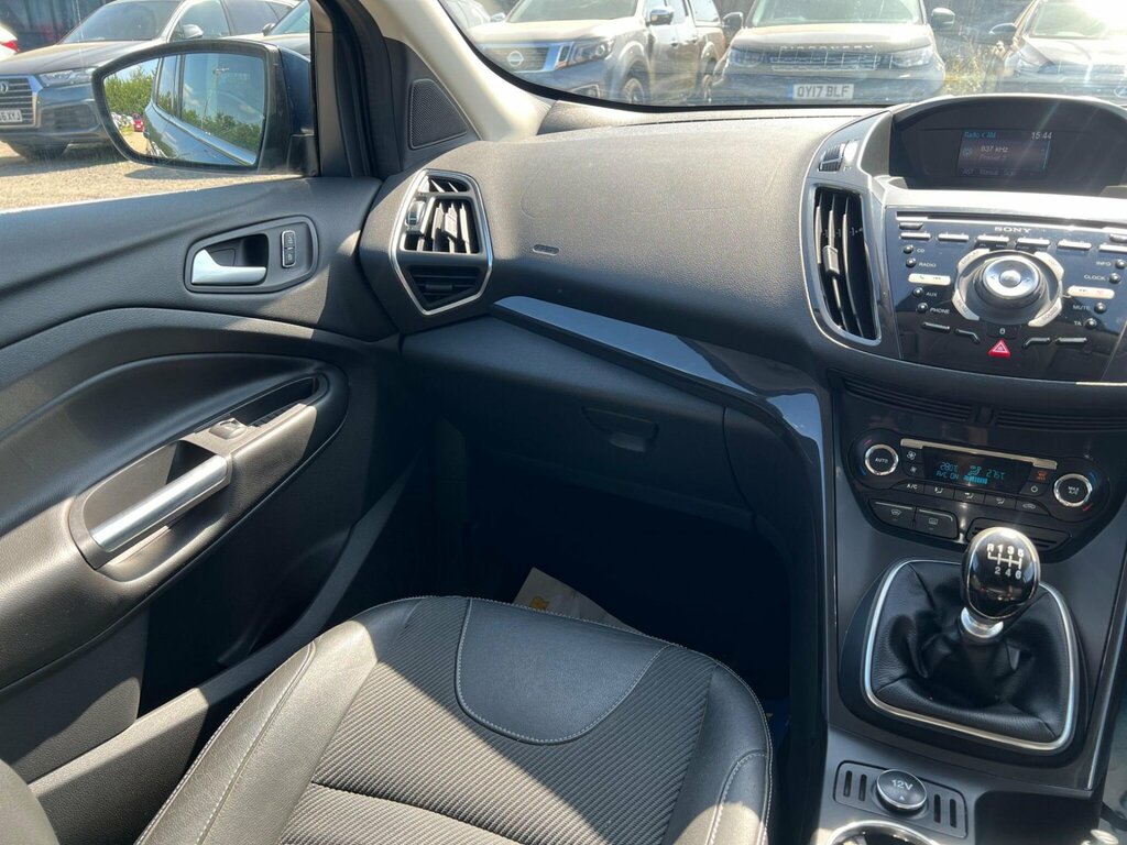 Ford Kuga Hatchback 2.0 White #41
