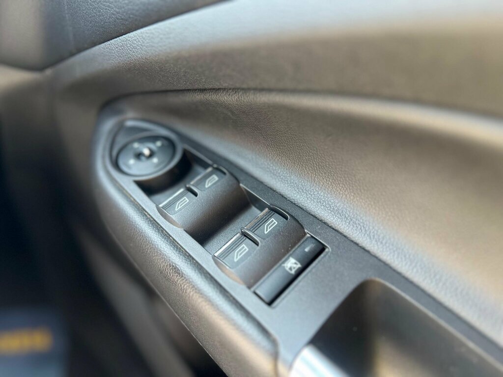 Ford Kuga Hatchback 2.0 White #48