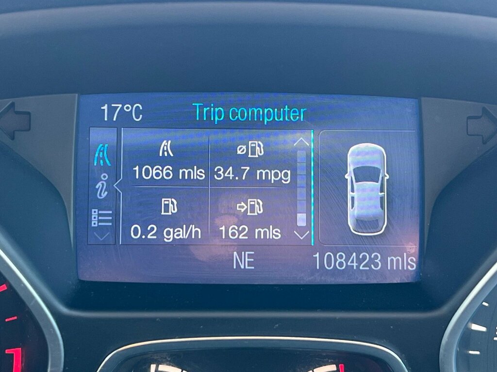 Ford Kuga Hatchback 2.0 White #53