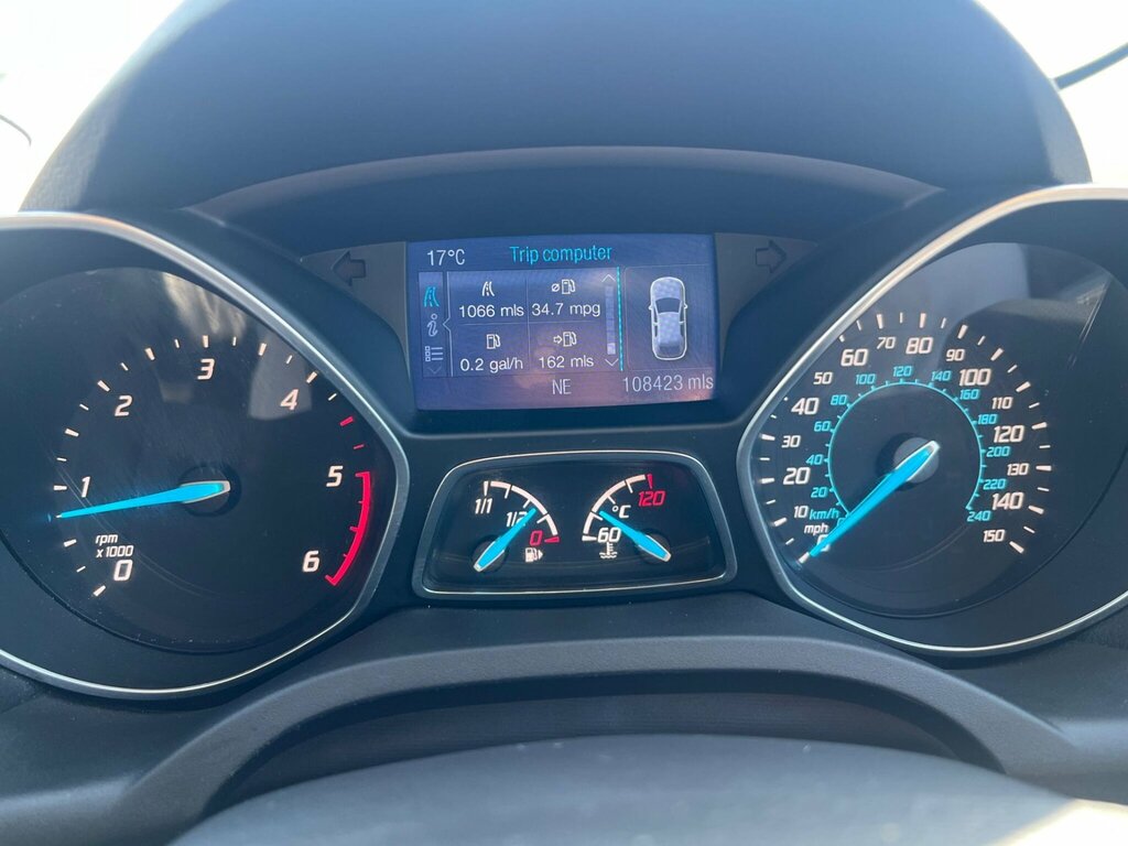 Ford Kuga Hatchback 2.0 White #52