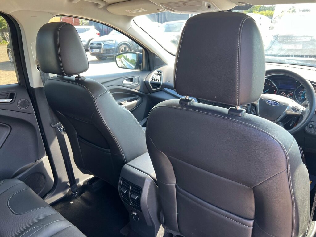 Ford Kuga Hatchback 2.0 White #31
