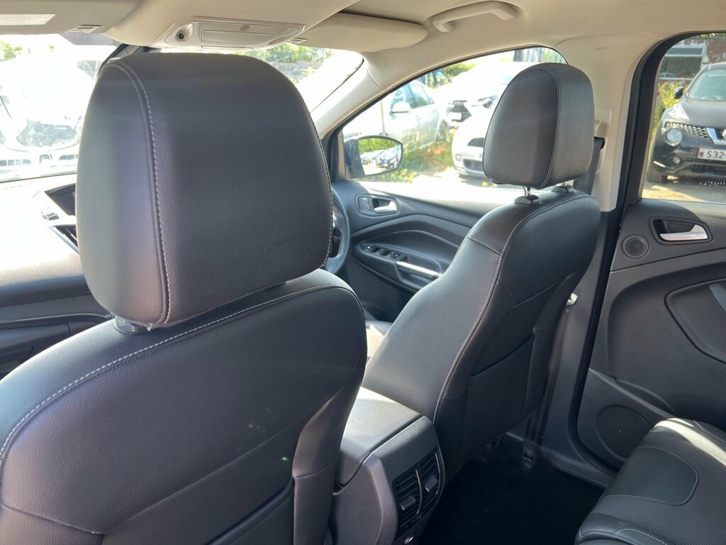Ford Kuga Hatchback 2.0 White #32