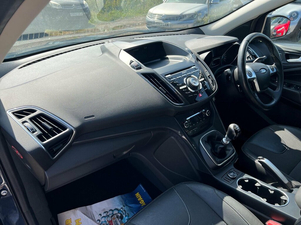 Ford Kuga Hatchback 2.0 White #37