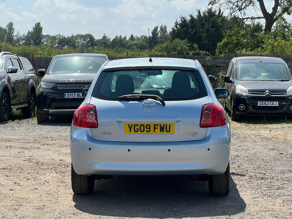 Toyota Auris Hatchback 200909 Silver #7