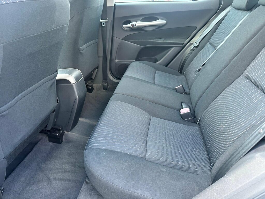 Toyota Auris Hatchback 200909 Silver #34
