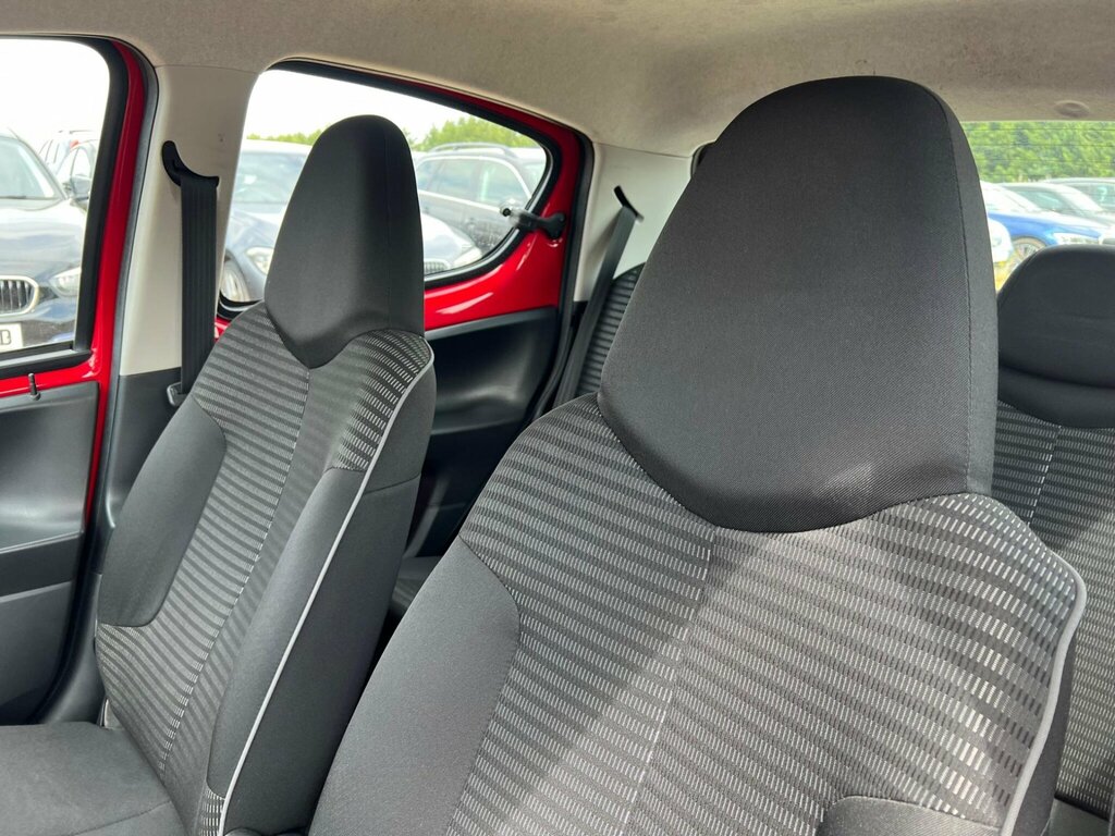 Peugeot 107 1.0 Active Red #31