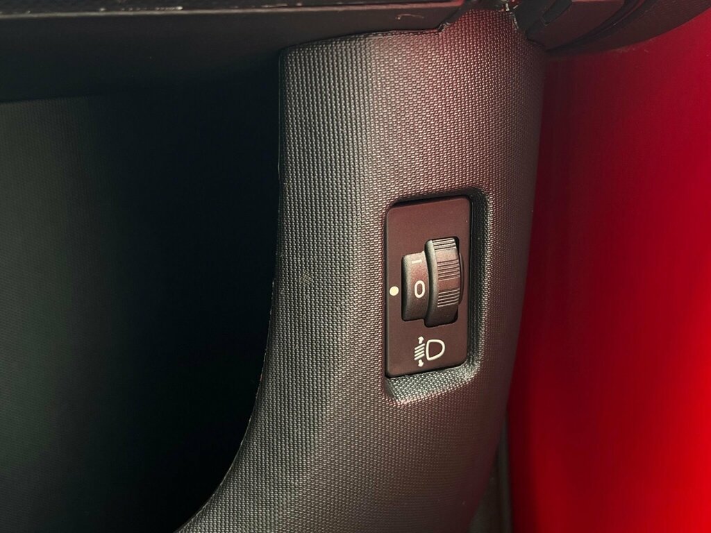 Peugeot 107 1.0 Active Red #43