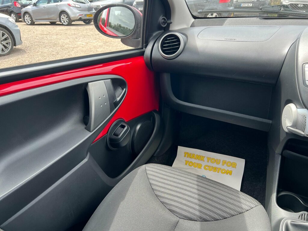 Peugeot 107 1.0 Active Red #38