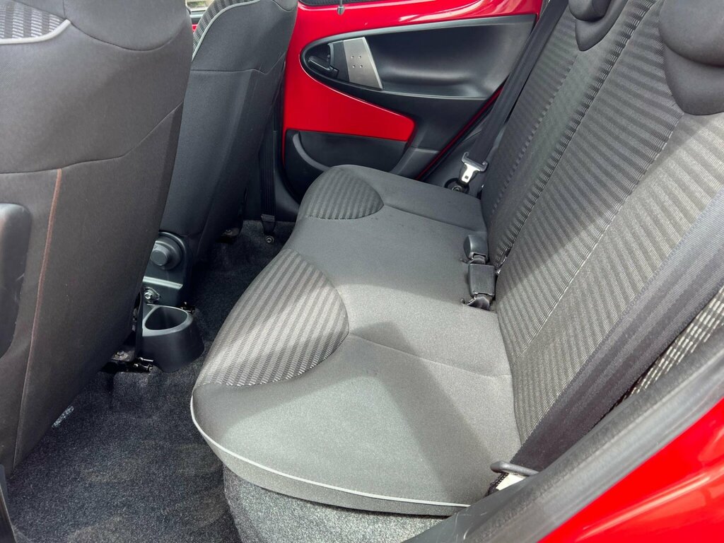 Peugeot 107 1.0 Active Red #32