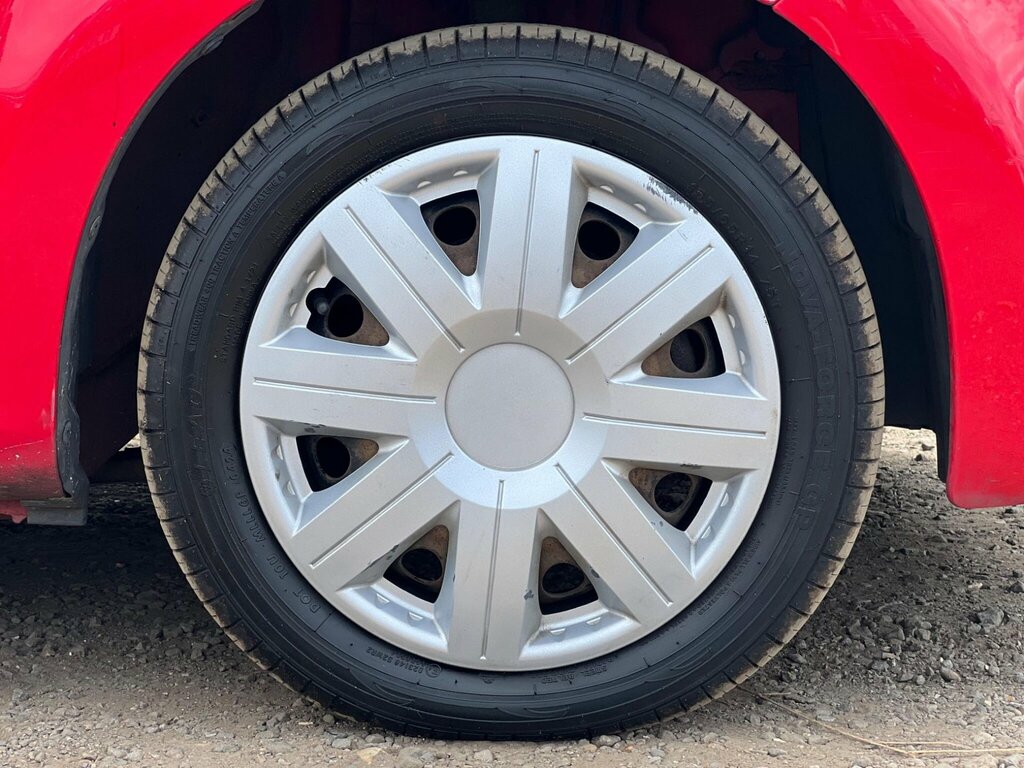 Peugeot 107 1.0 Active Red #13