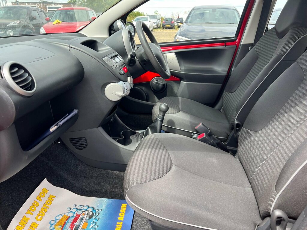 Peugeot 107 1.0 Active Red #29