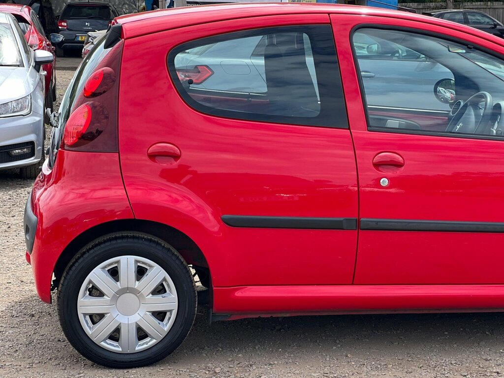 Peugeot 107 1.0 Active Red #12
