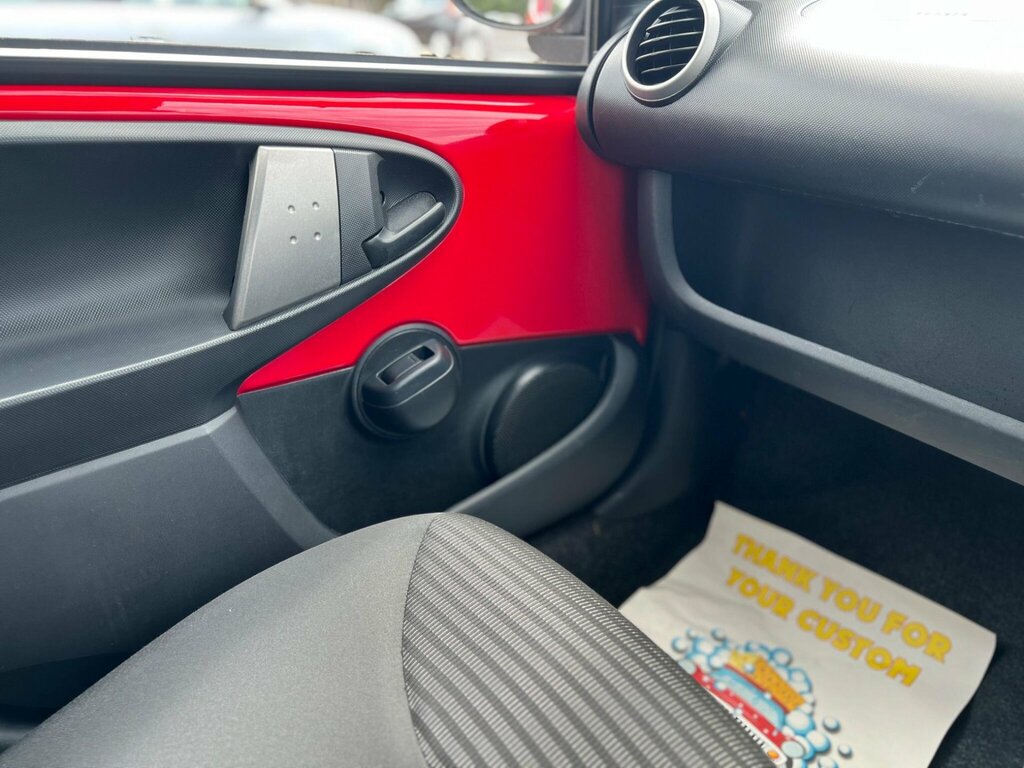 Peugeot 107 1.0 Active Red #45