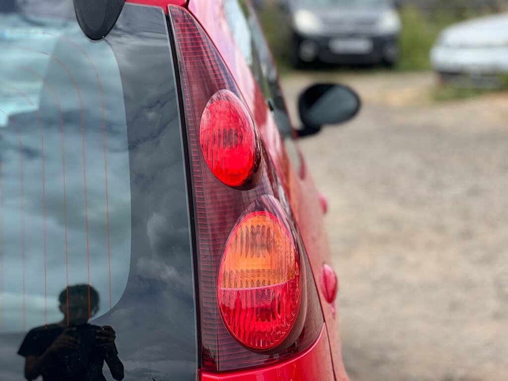 Peugeot 107 1.0 Active Red #22