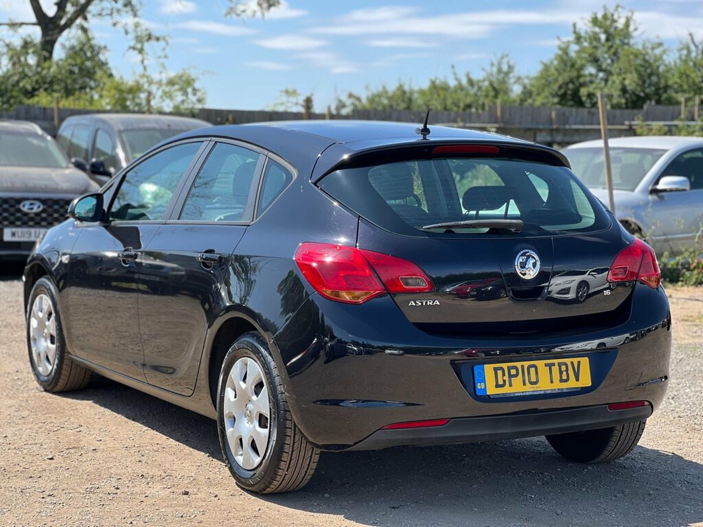 Vauxhall Astra 1.6 16V Exclusiv Euro 5 Black #5