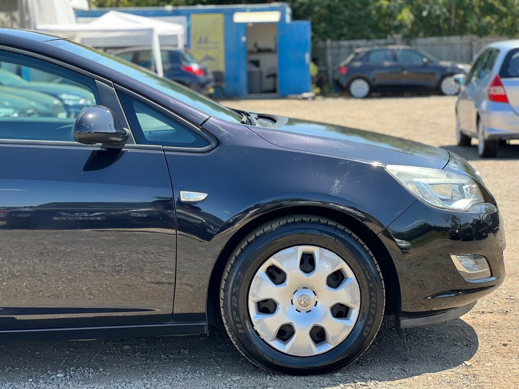 Vauxhall Astra 1.6 16V Elite Black #10