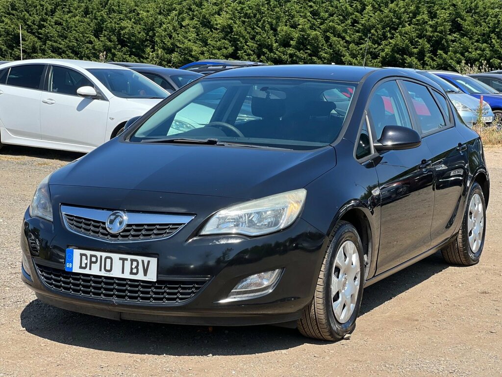 Vauxhall Astra 1.6 16V Exclusiv Euro 5 Black #4