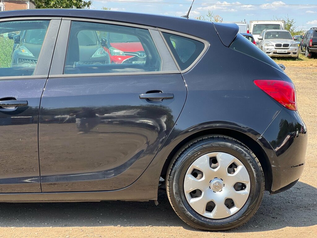 Vauxhall Astra 1.6 16V Elite Black #14