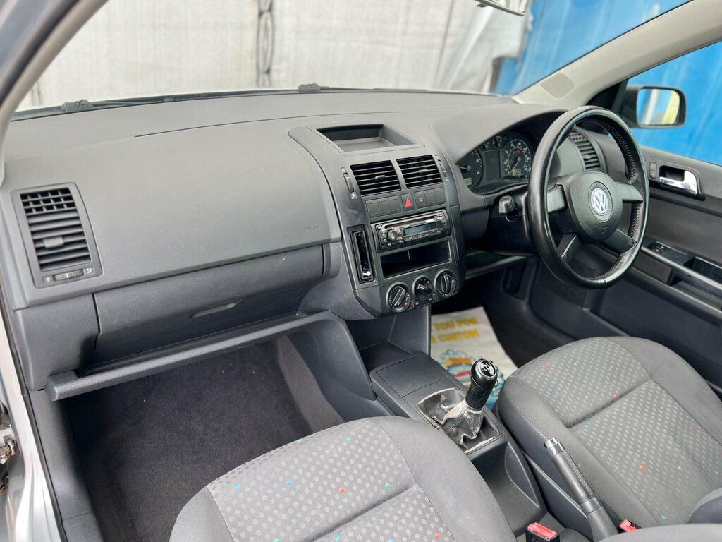 Volkswagen Polo Hatchback 1.2 E 200202 Blue #30