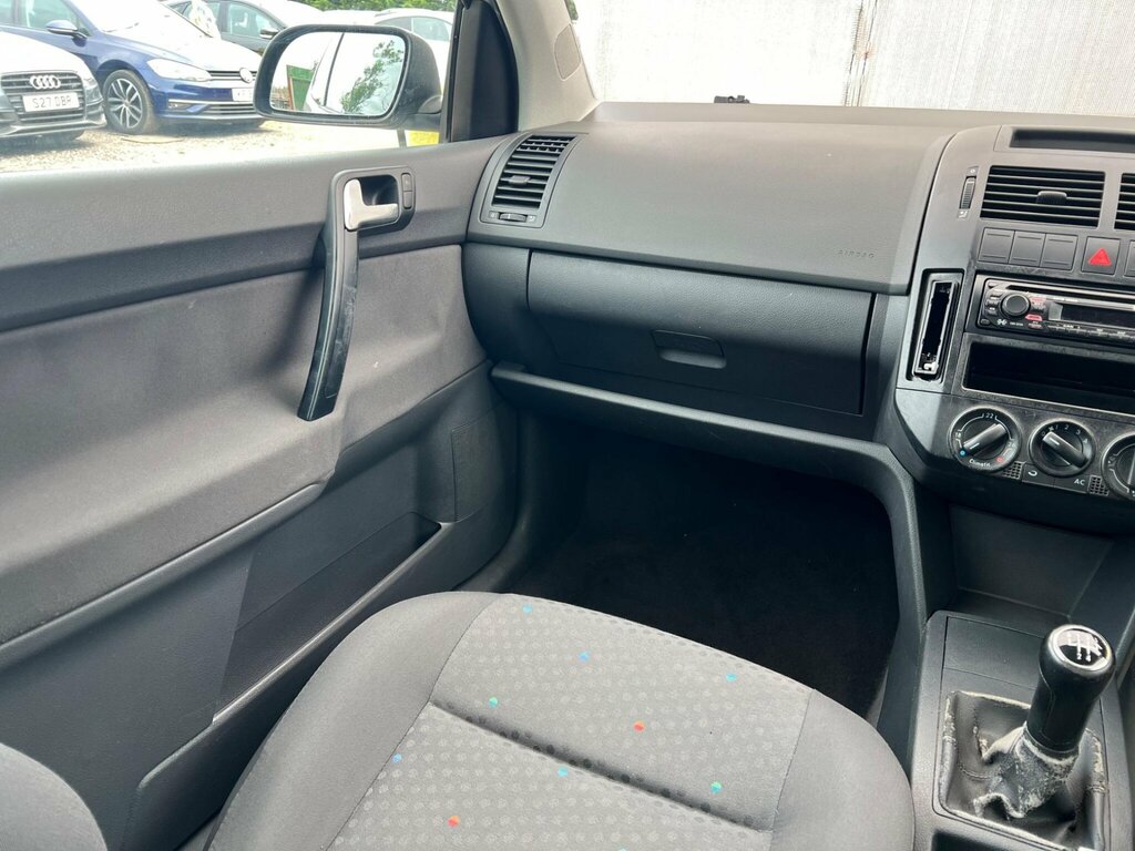 Volkswagen Polo Hatchback 1.2 E 200202 Blue #37