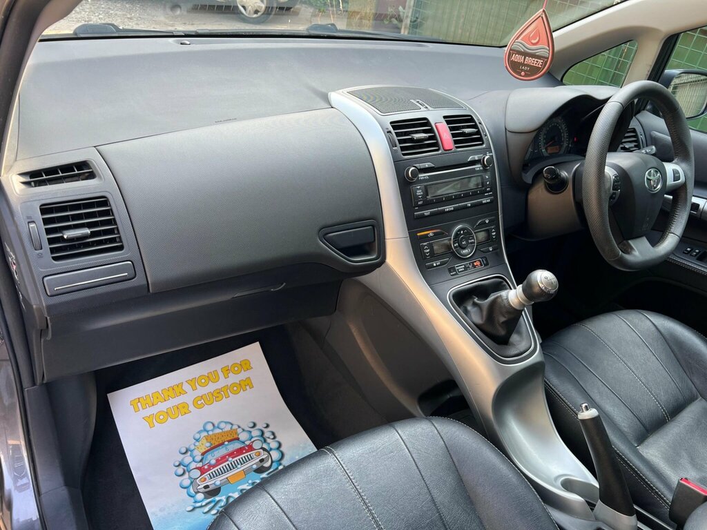 Toyota Auris Grey #34