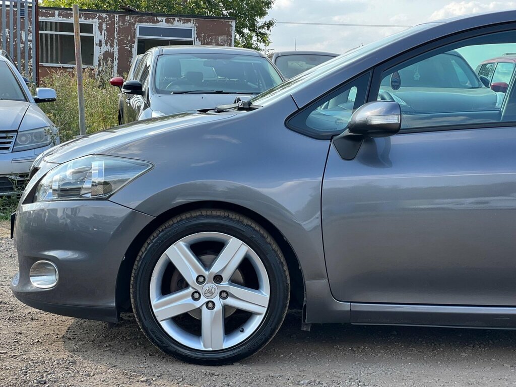 Toyota Auris Grey #16